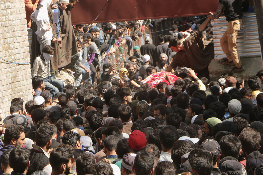 Funeral of HM militant Muzaffar Ahmad in Tahab 